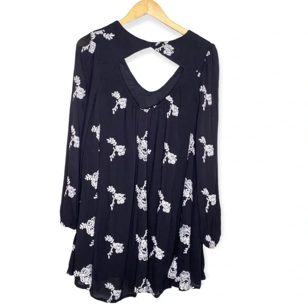 Free People Black White Gauze Boho Floral Embroidered Mini Dress Size XS